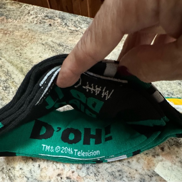 NWT. 2 pack Simpson’s socks - Picture 7 of 10